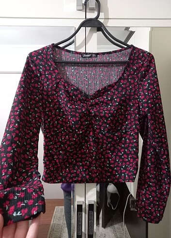 Diğer Büskivi yaka crop bluz