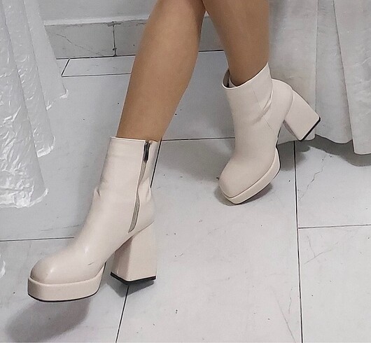 Zara Topuklu bot