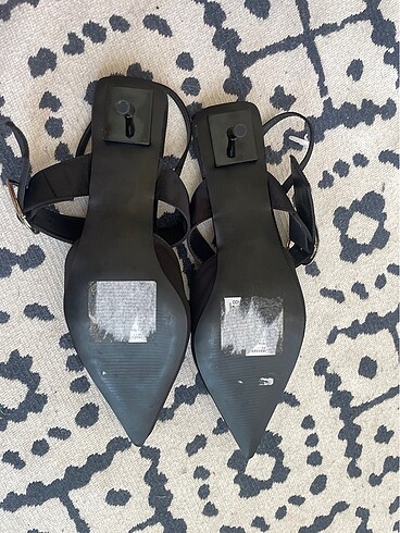 38 Beden siyah Renk Twist kitten heel topuklu ayakkabı