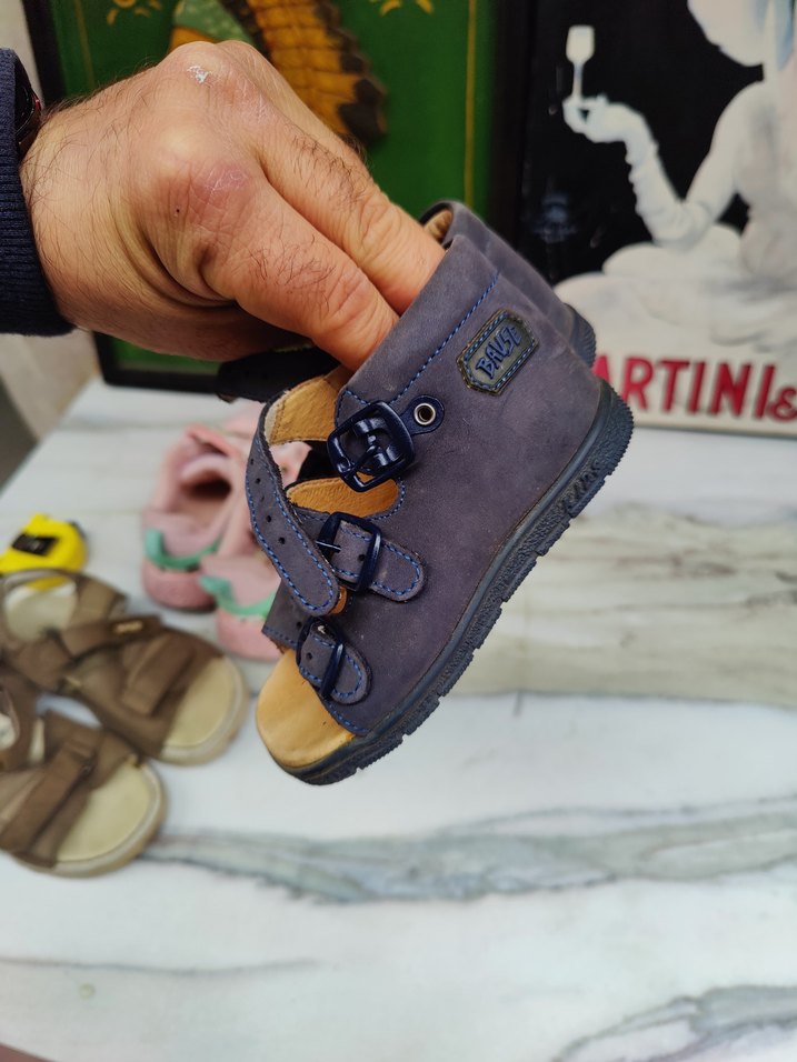 22 numara Avrupa Çocuk deri sandalet - Görsel 4