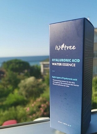 Isntree Hyaluronic Acid Water Essence