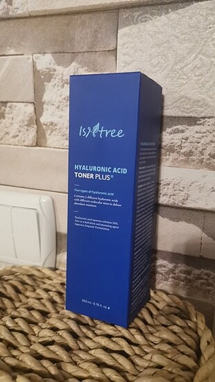 Isntree Hyaluronic Acid Toner Plus 