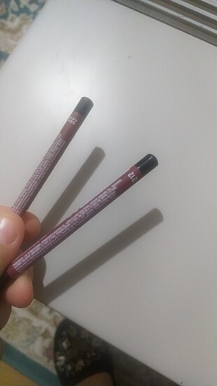 Bb krem ve dudak kalemi