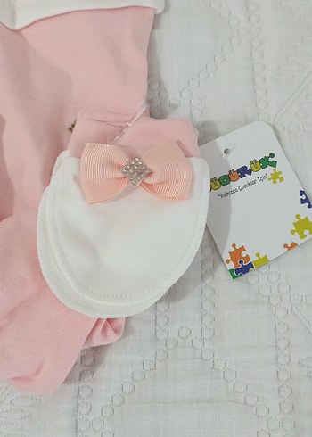 Dantel Detaylı Pembe Bebek Hastane Kıyafeti - Görsel 4