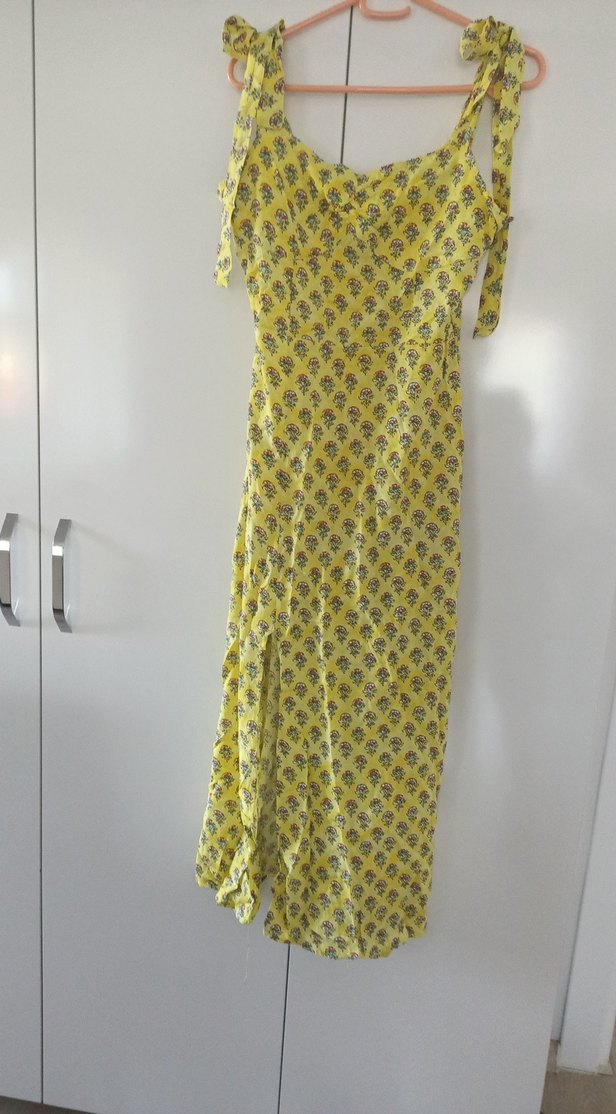 Sarı Çiçekli V Yaka Midi Elbise - Görsel 2