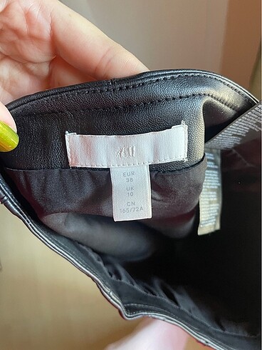 m Beden siyah Renk H&M Suni Deri Etek