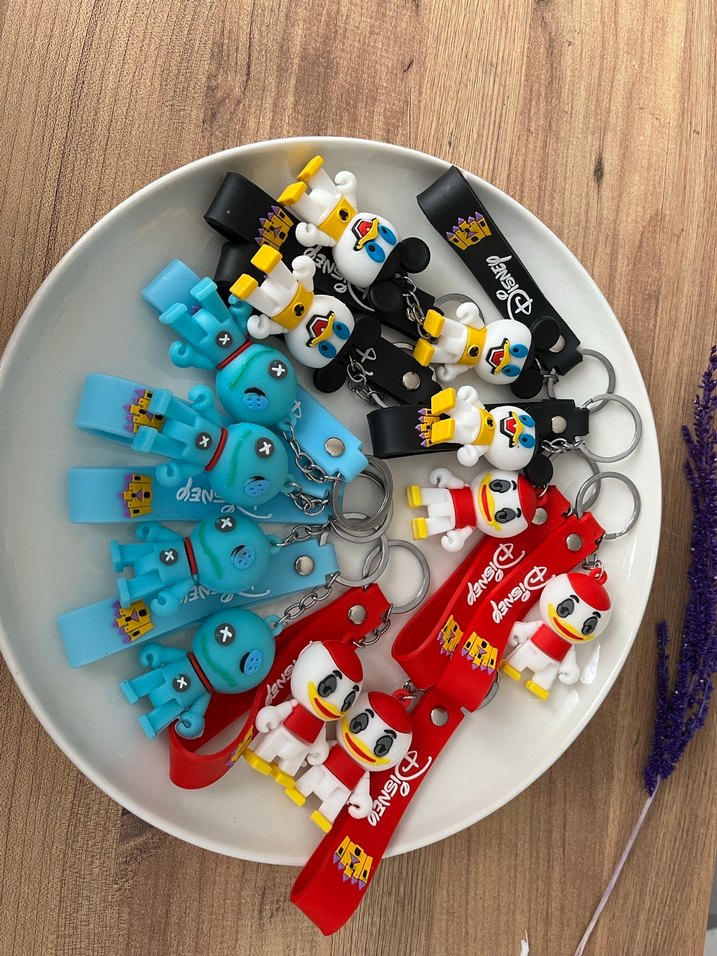 Renkli Disney Temalı Kadın Anahtarlık adet fiyatı - Görsel 3