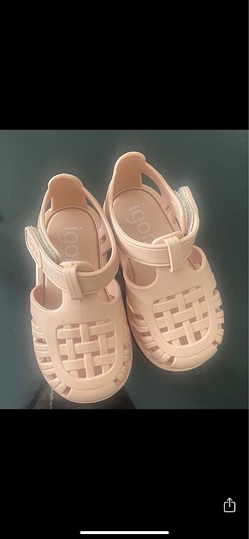 İgor Tobby Solid sandalet