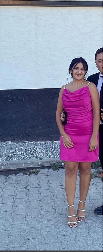 Saten pembe elbise