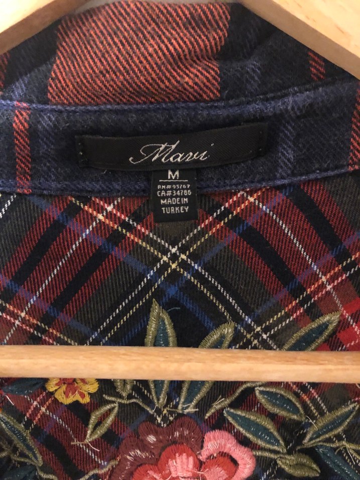 Nakışlı Düğmeli Kadın Gömlek - Görsel 3