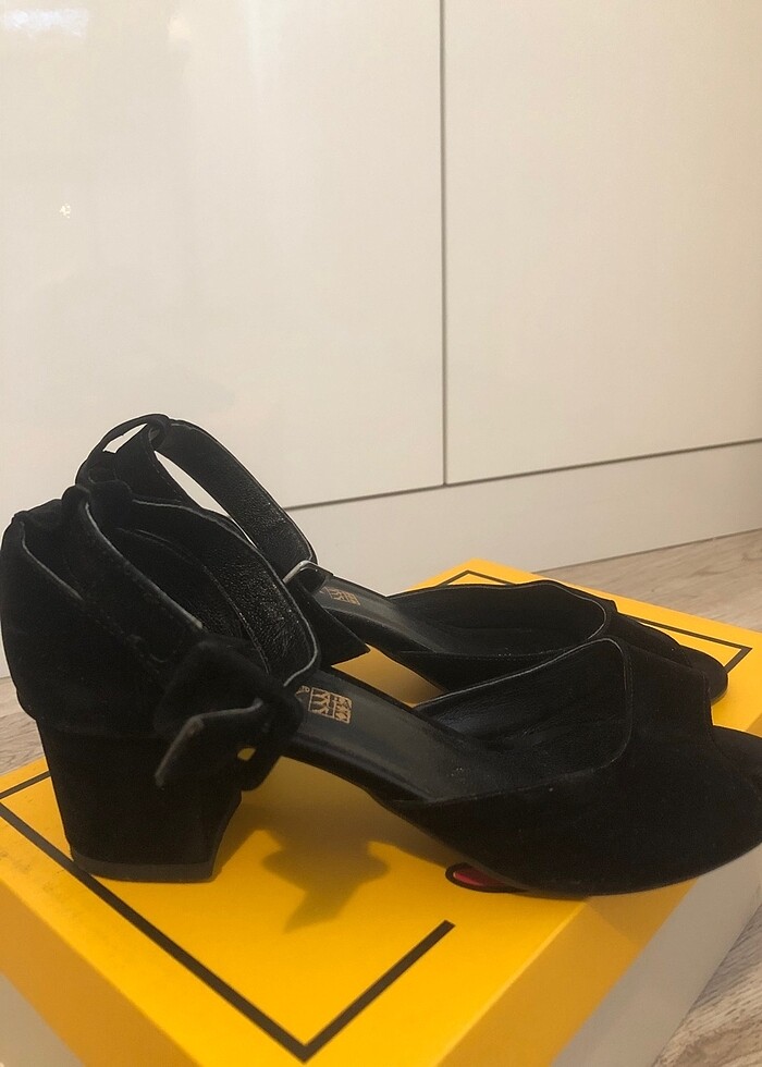 Topuklu ayakkabı - Görsel 2