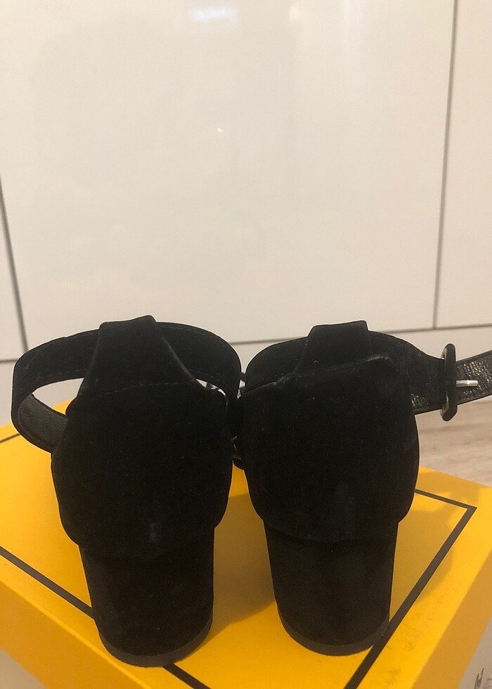 Topuklu ayakkabı - Görsel 3