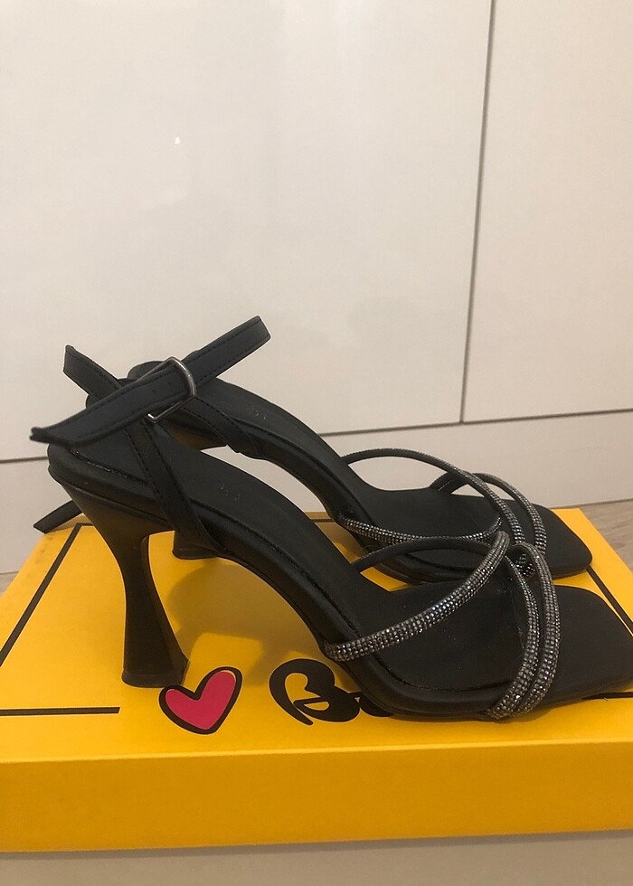 Bambi topuklu ayakkabı - Görsel 2