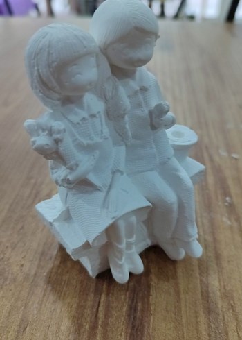 Beyaz Oturan Çift Figürü - Görsel 3