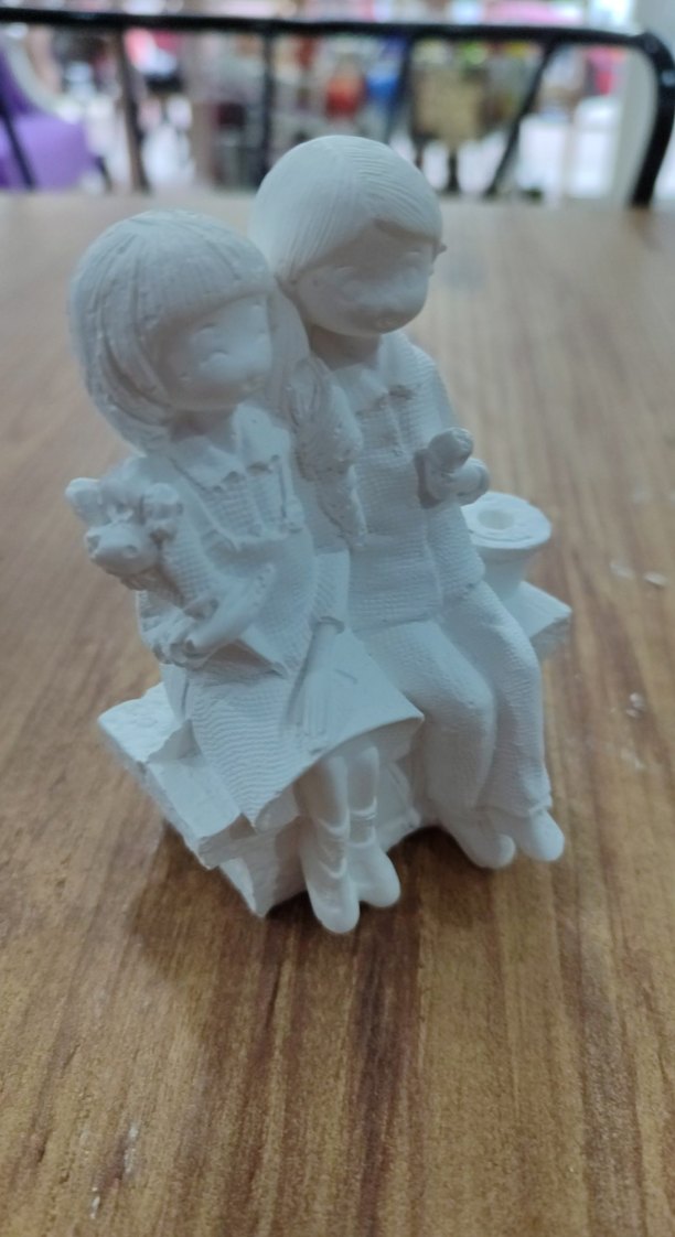 Beyaz Oturan Çift Figürü - Görsel 3