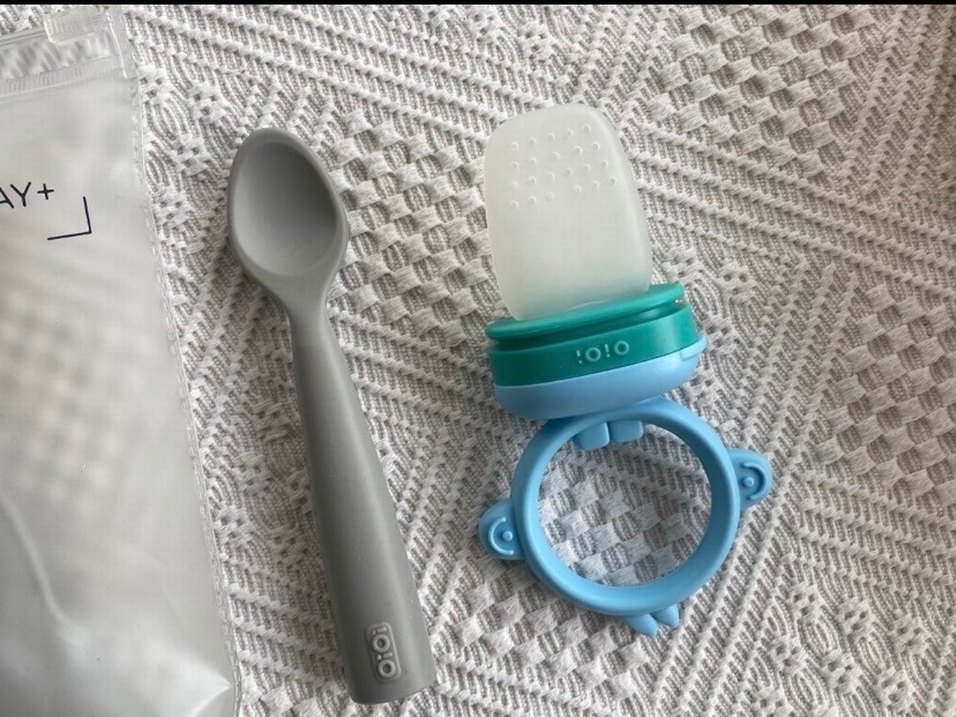 Gri Silikon Mama Önlüğü ve Kaşık - Görsel 2