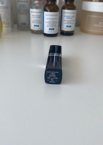 Beden kırmızı Renk Chanel Rouge Coco Bloom