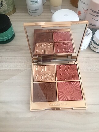 Charlotte Tilbury Glowglasm Face Palette