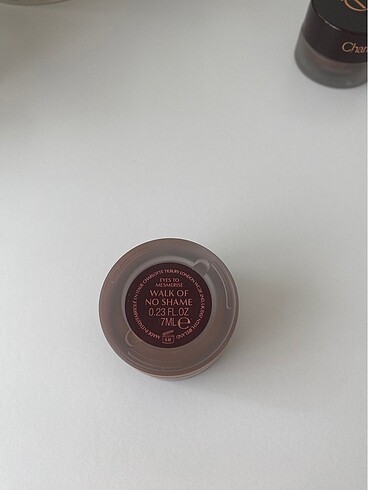 Beden Charlotte Tilbury Eyes To Mesmerise
