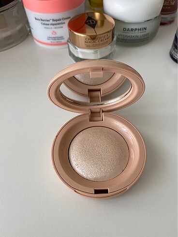  Beden Rare Beauty Highlighter