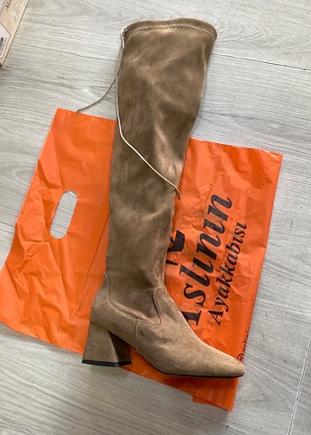 Bej Süet Kemerli Dizüstü Topuklu Çizme - Görsel 2