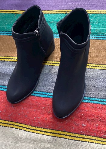 Siyah Tokalı Kadın Dolgu Topuk Bot topuk 5 cm - Görsel 2