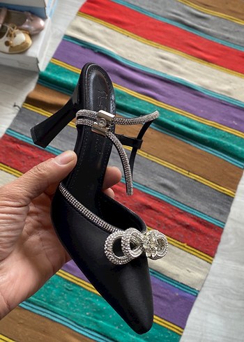 Siyah Parlak Stiletto Topuklu Kadın Ayakkabı - Görsel 2