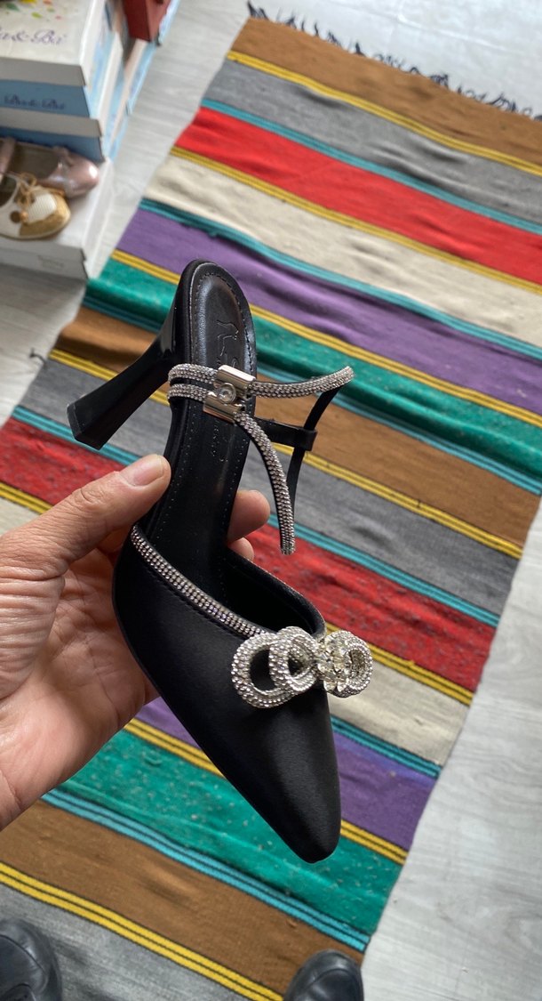 Siyah Parlak Stiletto Topuklu Kadın Ayakkabı - Görsel 2