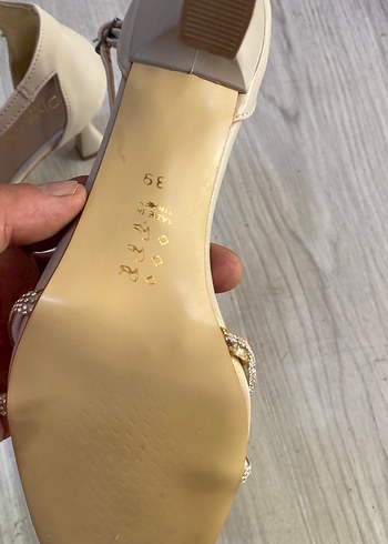 Trendyol & Milla Ten tengı şerit taşlı topuk 9 cm