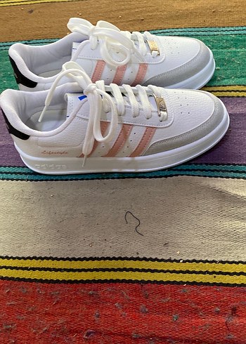 Beyaz Pastel Bağcıklı Kadın Spor Ayakkabı