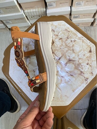 39 Beden Taba rengı topuk 3 cm