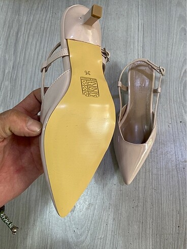 37 Beden Ten rengı rugan derı topuk 5 cm