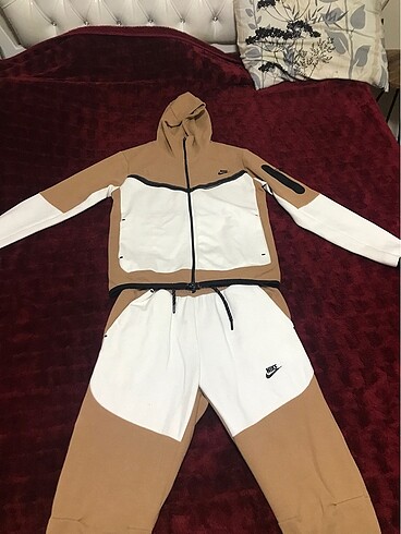 nike tech