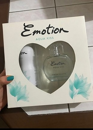Emotion AQUA KISS