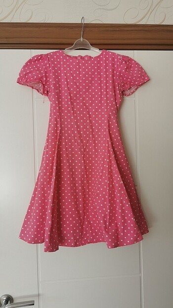 Pembe elbise 
