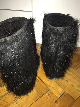 Tüylü ugg bot
