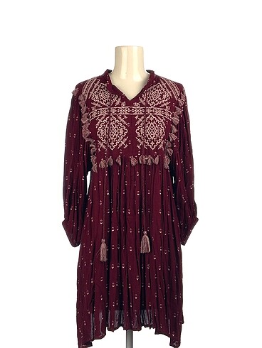 Zara Kısa Elbise %70 İndirimli.