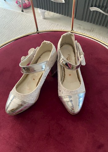 Kız Çocuk Altın Renkli Tokalı topuklu ayakkabı - Görsel 3