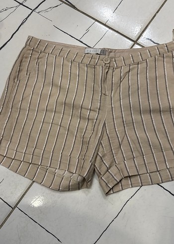 Bej Çizgili Kadın Keten Mini Şort