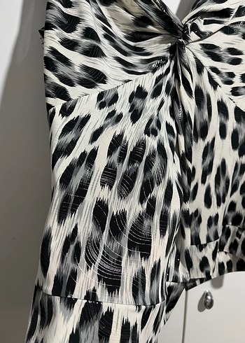 42 Beden Leopar Desenli V Yaka Kolsuz Mini Bluz