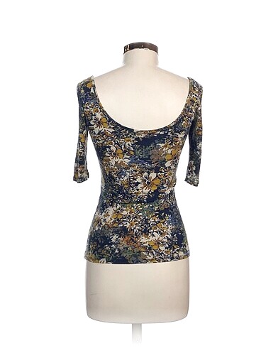 m Beden Bershka Bluz %70 İndirimli.