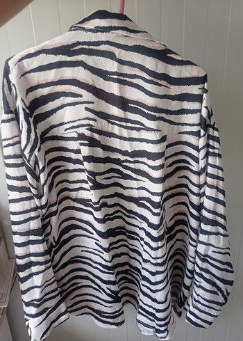 38 Beden beyaz Renk Zebra Desenli Kadın Gömlek