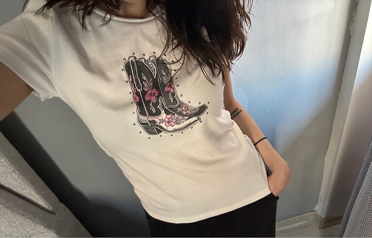 Stradivarius Tee