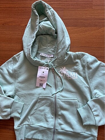 Bersha orginal etiketli crop sweat