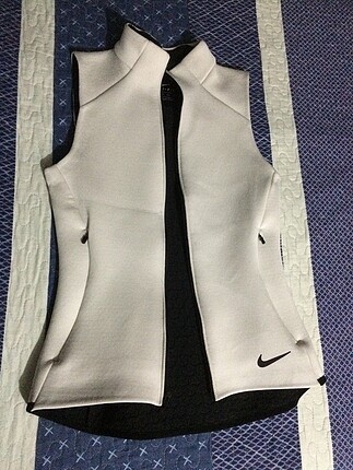 Nike yelek