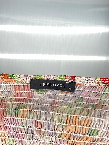 36 Beden çeşitli Renk Trendyol & Milla Mini Üst %70 İndirimli.