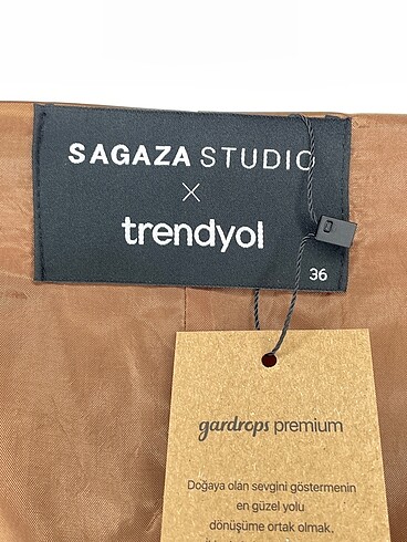 36 Beden çeşitli Renk Trendyol & Milla Eşofman Takımı %70 İndirimli.