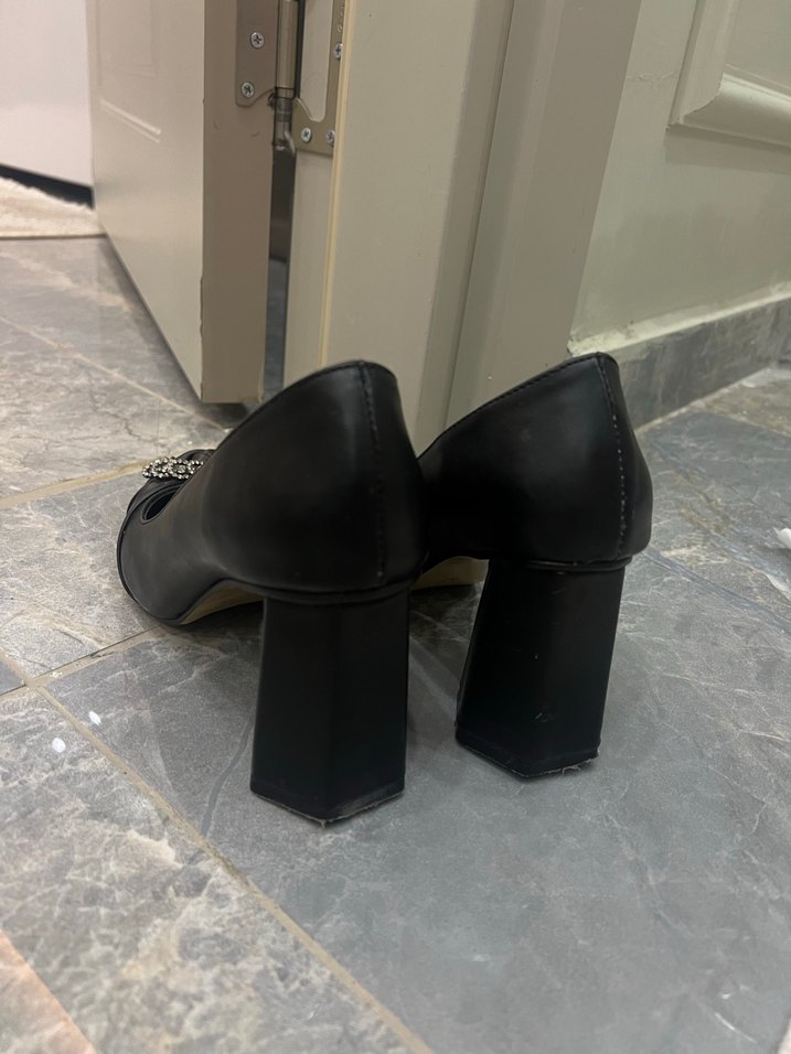 Klasik Siyah Tokalı Topuklu Kadın Ayakkabı - Görsel 4