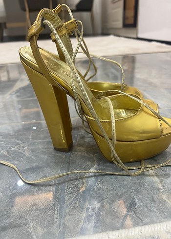 Altın Renk Parlak Platform Topuklu Kadın Ayakkabı - Görsel 5