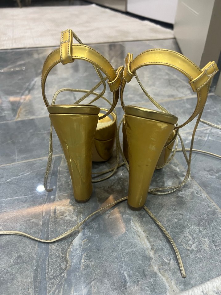 Altın Renk Parlak Platform Topuklu Kadın Ayakkabı - Görsel 4